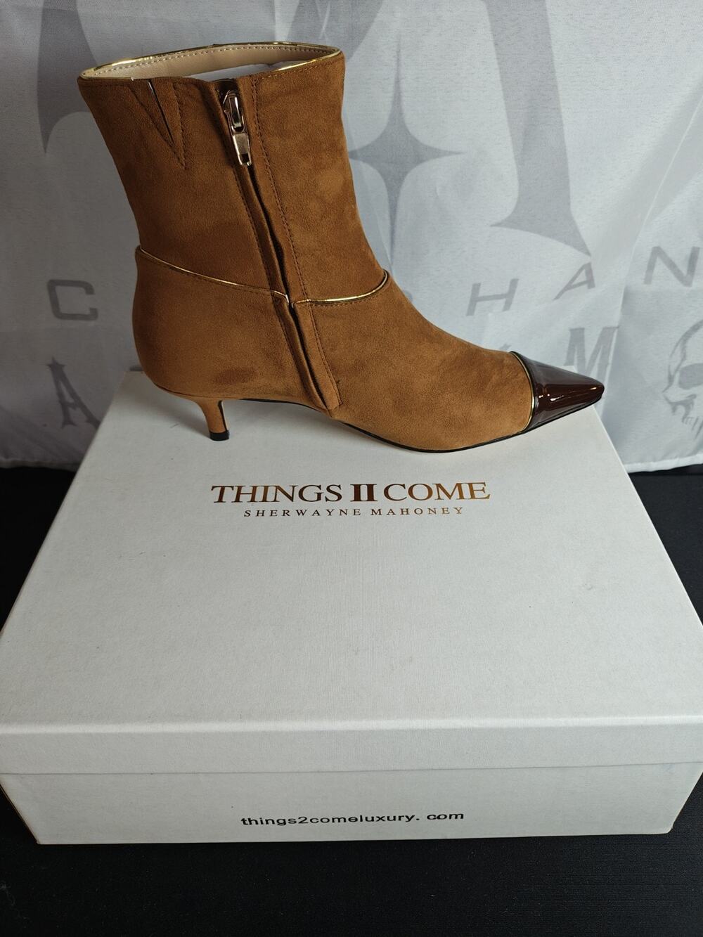 Things II Come Sherwayne Mahoney $160 Women's 7 Jaimee Brown Kitten Heel NWB